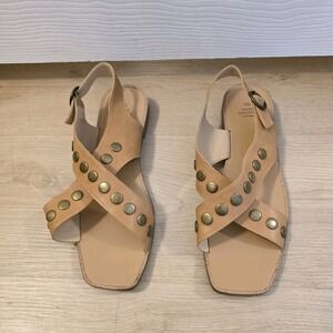 Oasis Society Tan Faux Leather Kylie Studded Summer Vacation Sandals Size 8